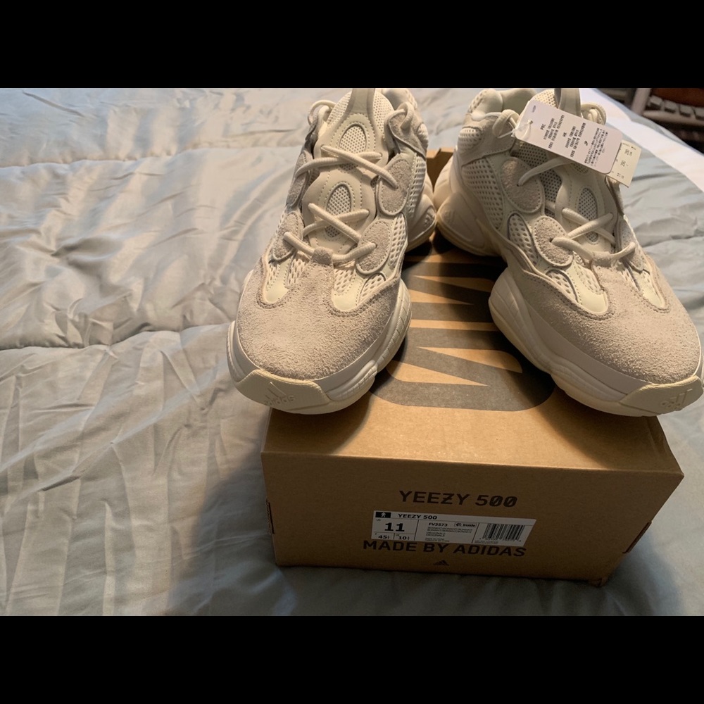 Yeezy Bone white size 11